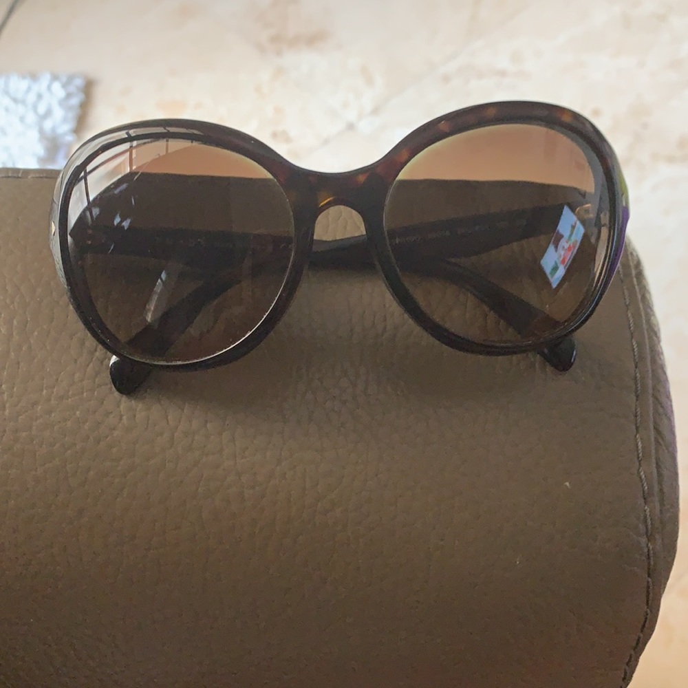 Prada sunglasses - Picture 2 of 6